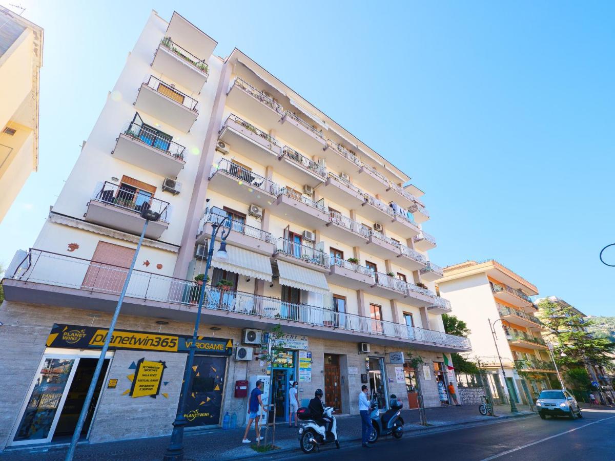 Aranci Apt 67 - Sorrento Centre And Vesuvius View Exteriör bild