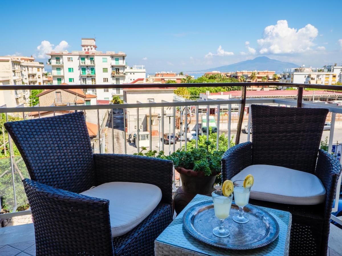 Aranci Apt 67 - Sorrento Centre And Vesuvius View Exteriör bild