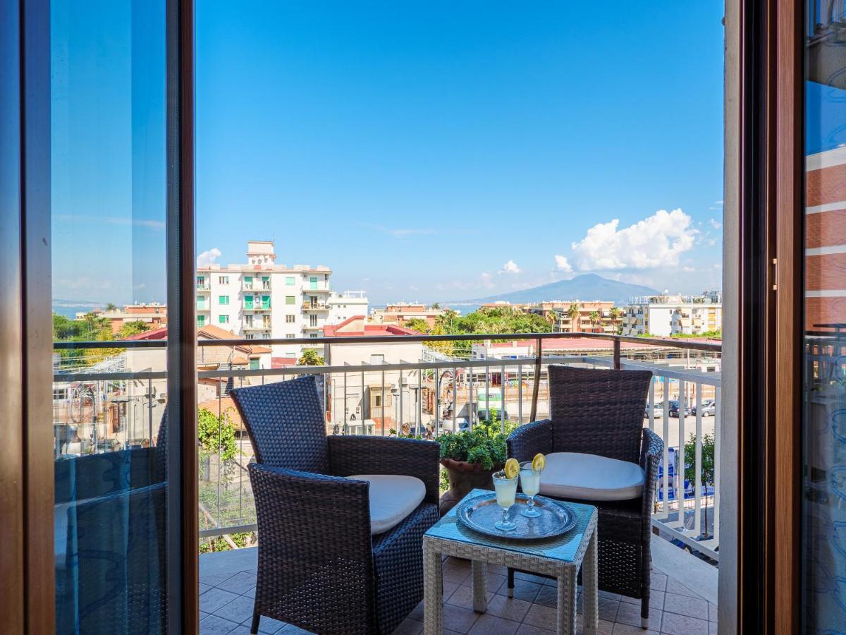 Aranci Apt 67 - Sorrento Centre And Vesuvius View Exteriör bild