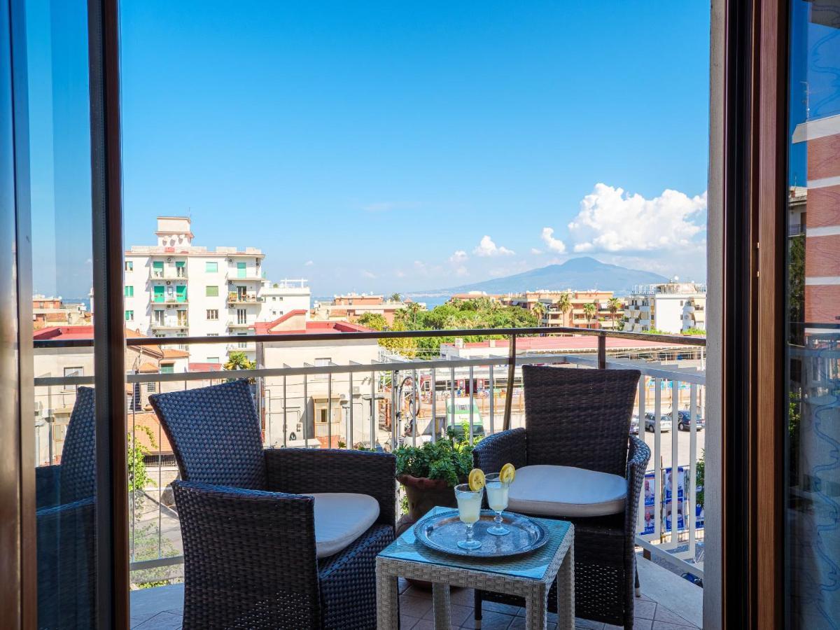 Aranci Apt 67 - Sorrento Centre And Vesuvius View Exteriör bild